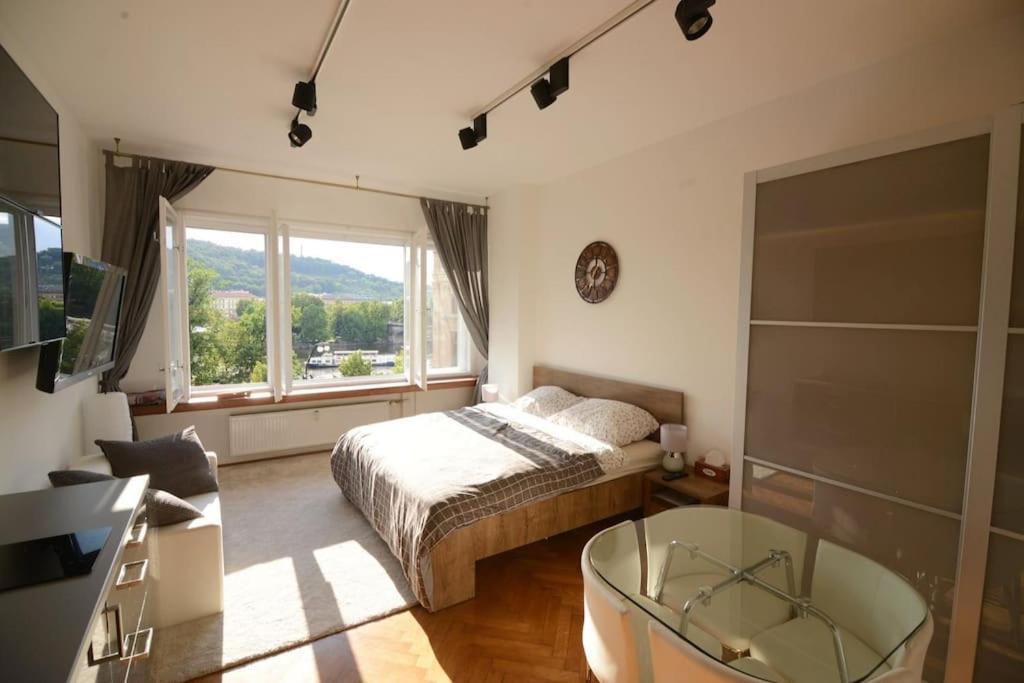 Fabulous River View Studio In The Heart Of Prag Exterior foto